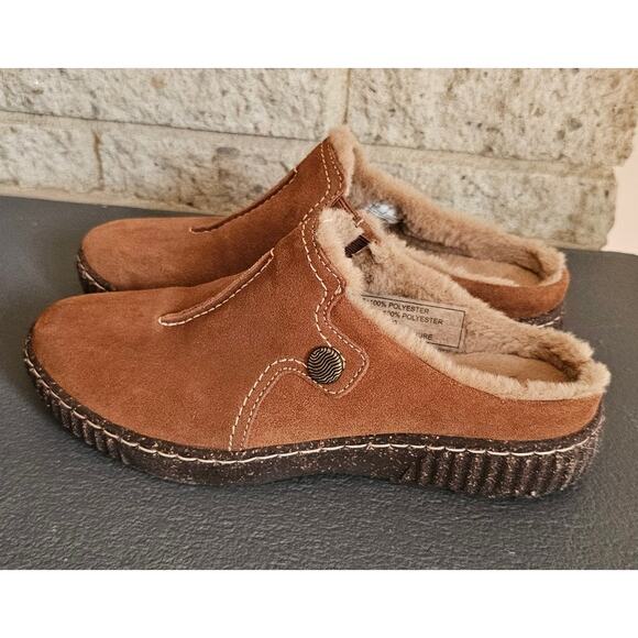 Clarks Caroline Step Slip-On Flats, Fur lined, STitching & Button Tan, NEW, Sz 7 - Picture 2 of 8